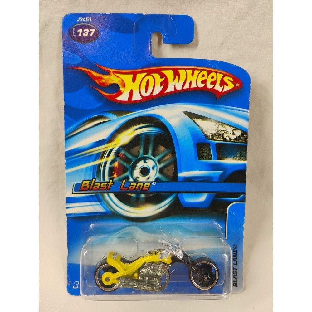 2006 Hot Wheels #137 Blast Lane Motorcycle YELLOW Normal Card